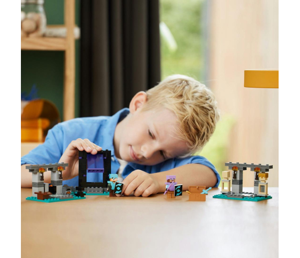 LEGO Minecraft 21252 Zbrojownia - 1202307 - zdjęcie 11